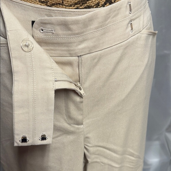 White House Black Market Modern Boot Pants in Cream - Picture 3 of 9